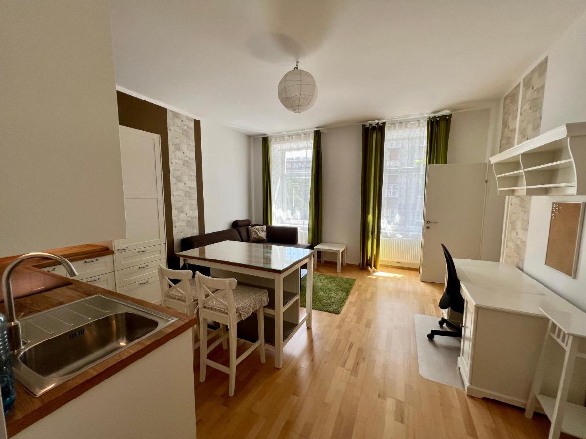 Cozy 2-Room Apartment Wien Eksteriør billede
